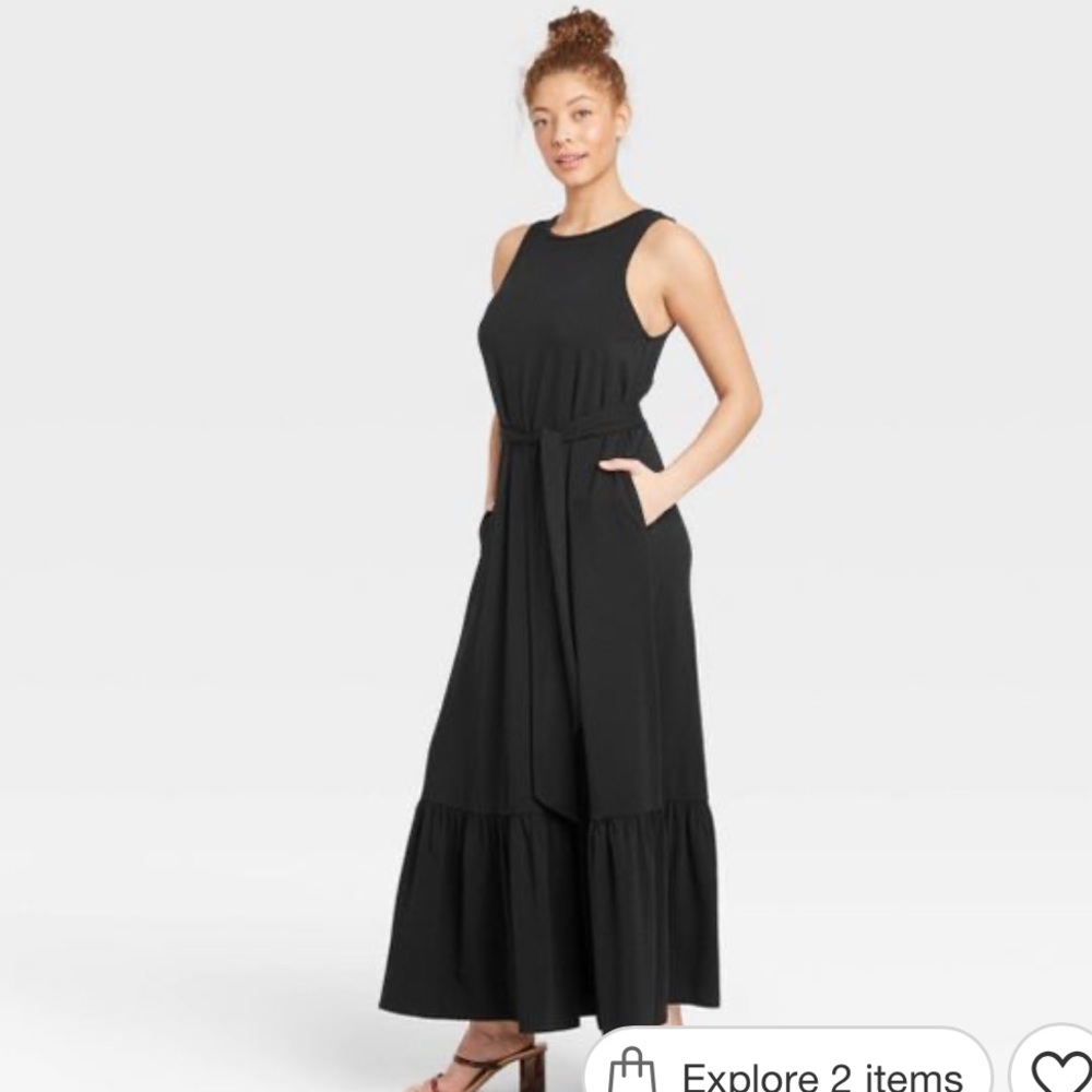 Sleeveless ruffle hem dress